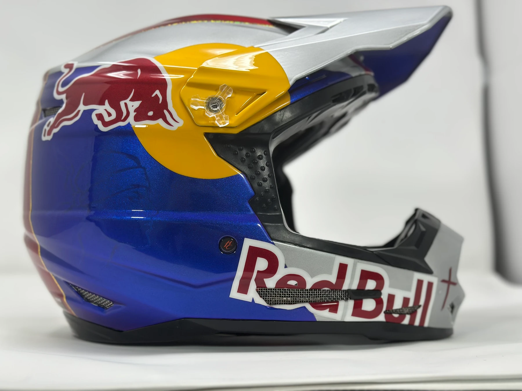 Profil bleu du casque 6D Red Bull Sbuchja Carotta