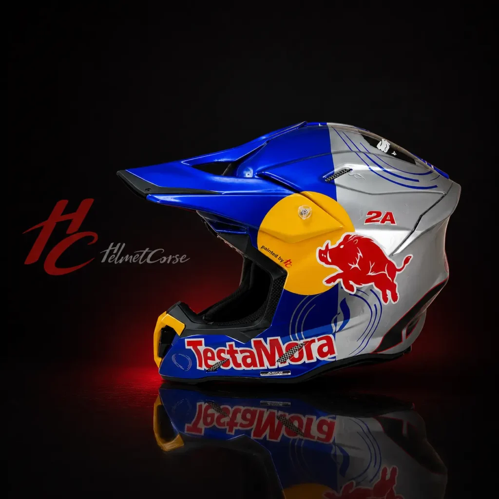 casque-redbull-nustrale-main